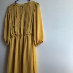 Knee length, it’s new but no tag